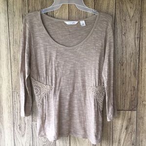 Ladies casual tan fitted blouse size large